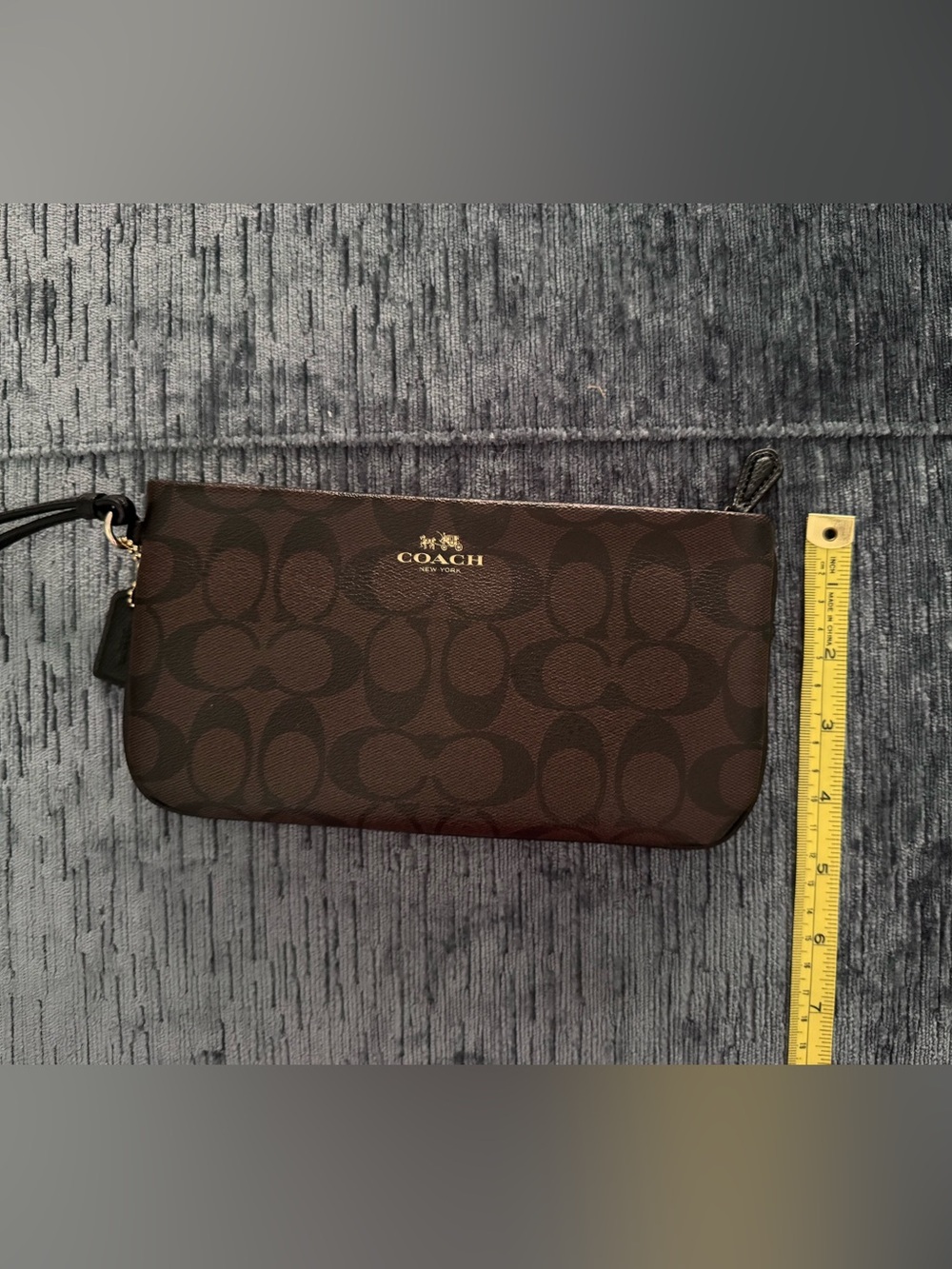 Coach Brown Signature Zip Bag with Gold Logo - Picture 6 of 6